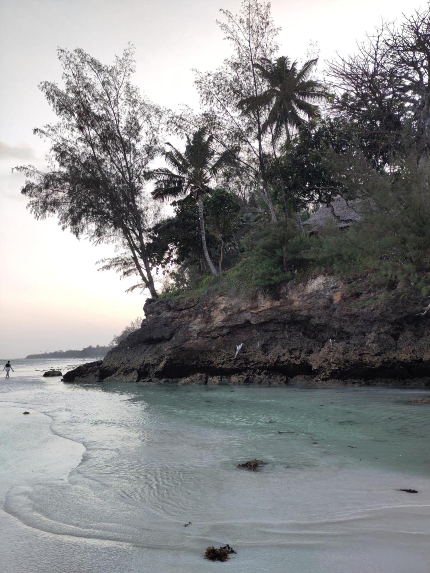 Stilts Diani Beach Exterior photo